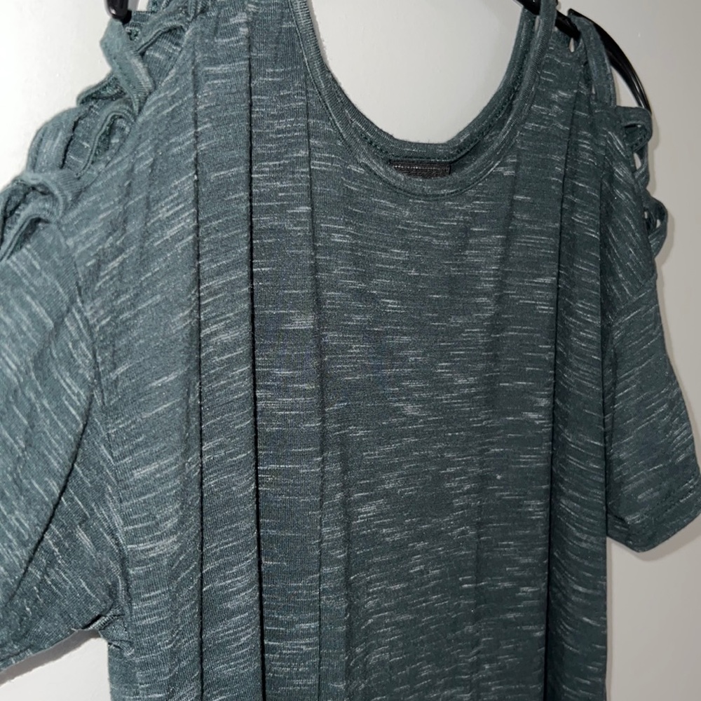 Daytrip tee with shoulders cut out